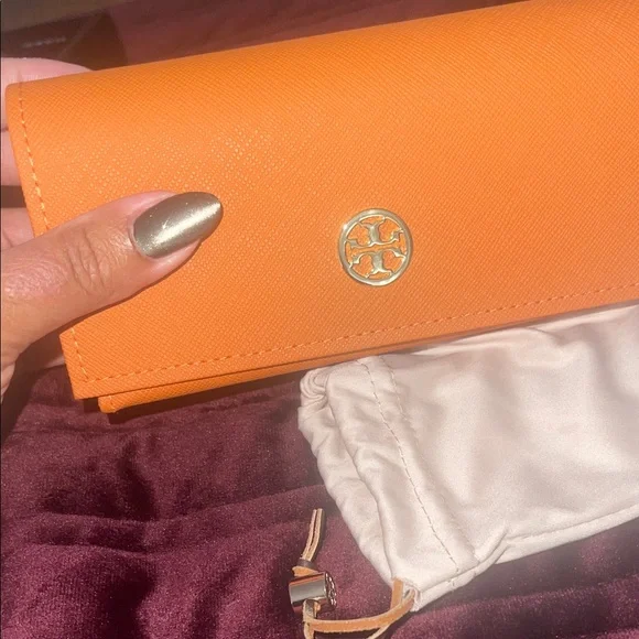 Tory Burch Black Sunglasses with Orange Case - Picture 3 of 7